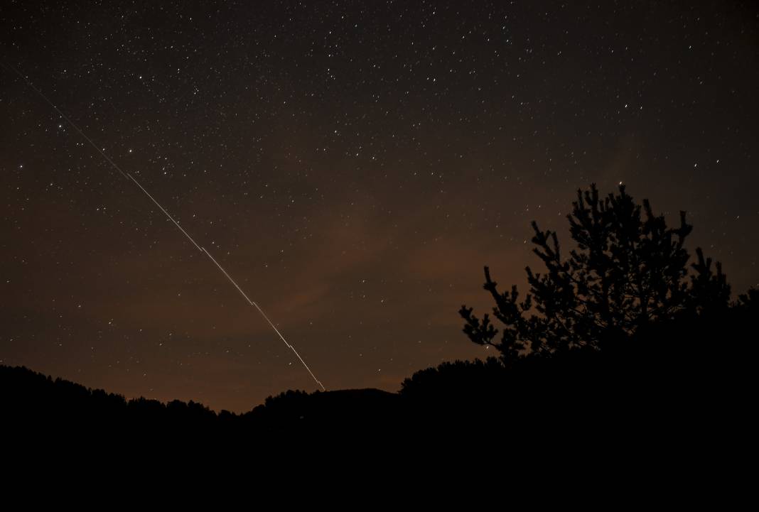 Ankara’da gökyüzüne bakanlar hayrete düştü! Binlerce Lyrid meteoru görüldü 14